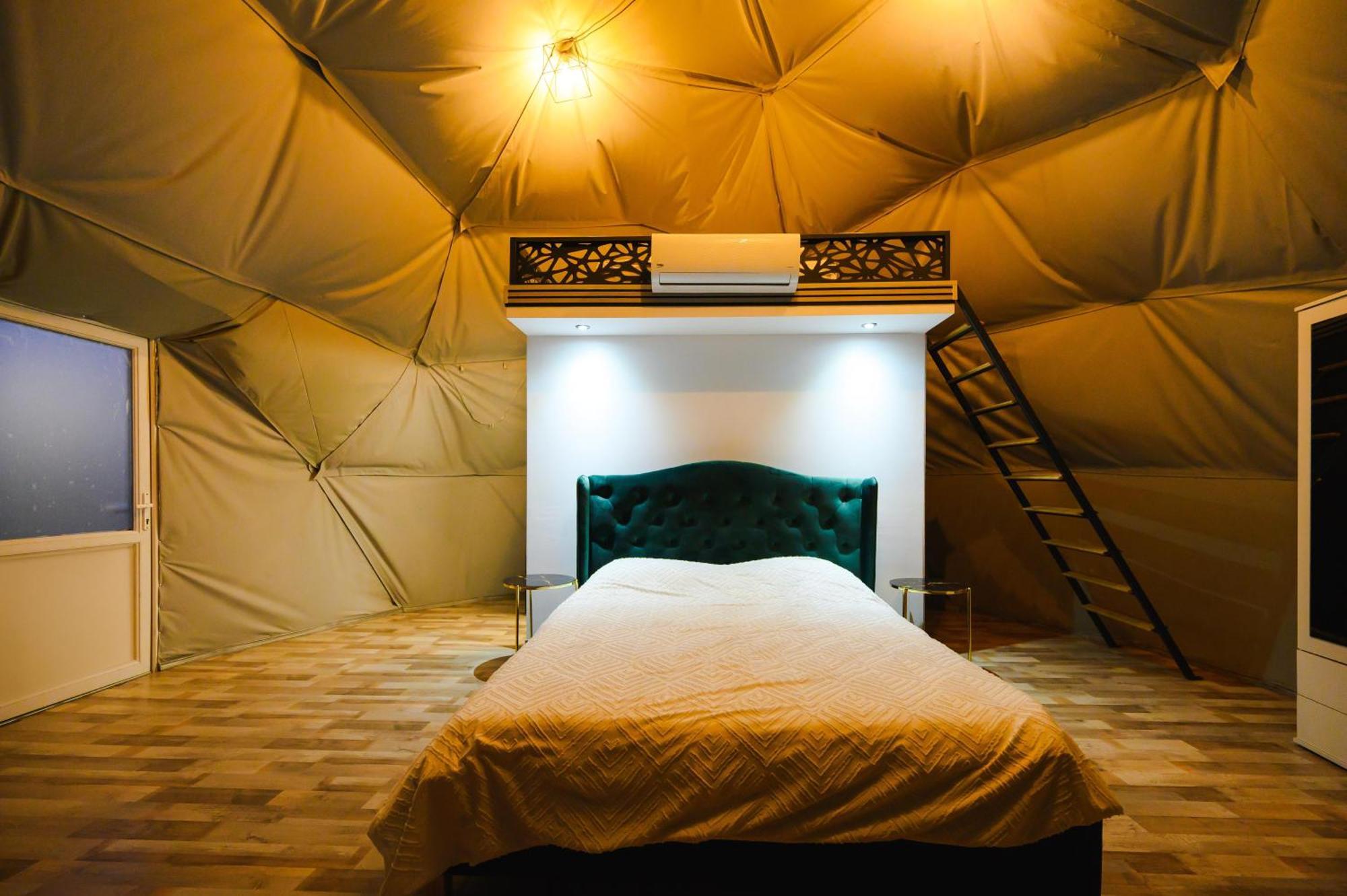 Hotel Sun Garden Glamping Domes Călimăneşti Exterior foto