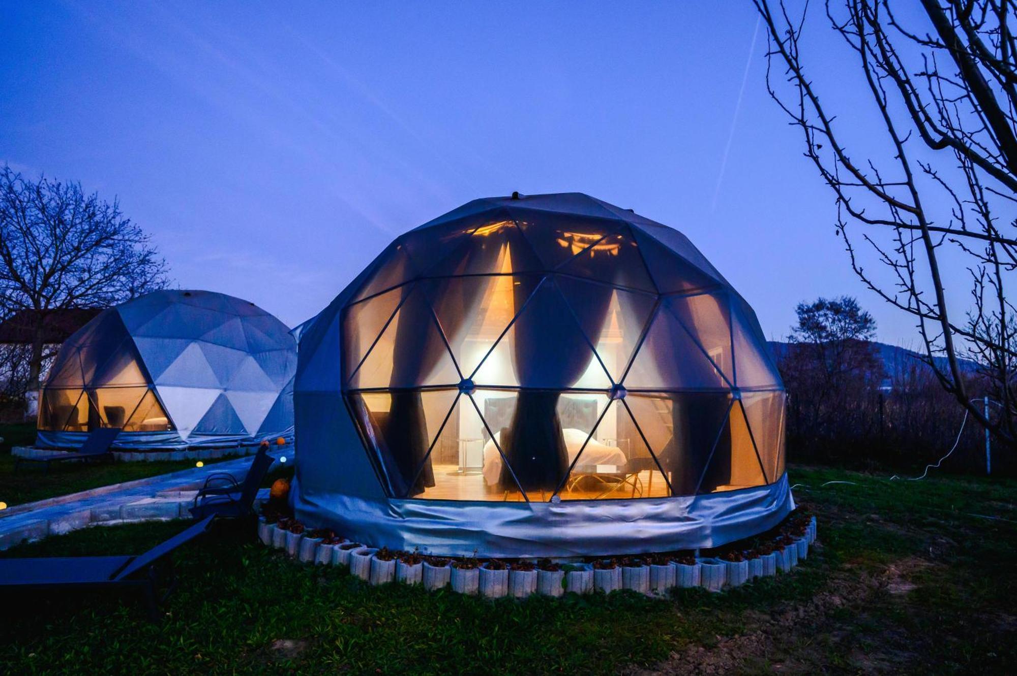 Hotel Sun Garden Glamping Domes Călimăneşti Exterior foto